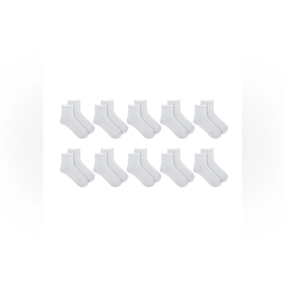 DEAL ‼️ Women’s Athletic Works 3 Packs of White Ankle Socks - Picture 2 of 5